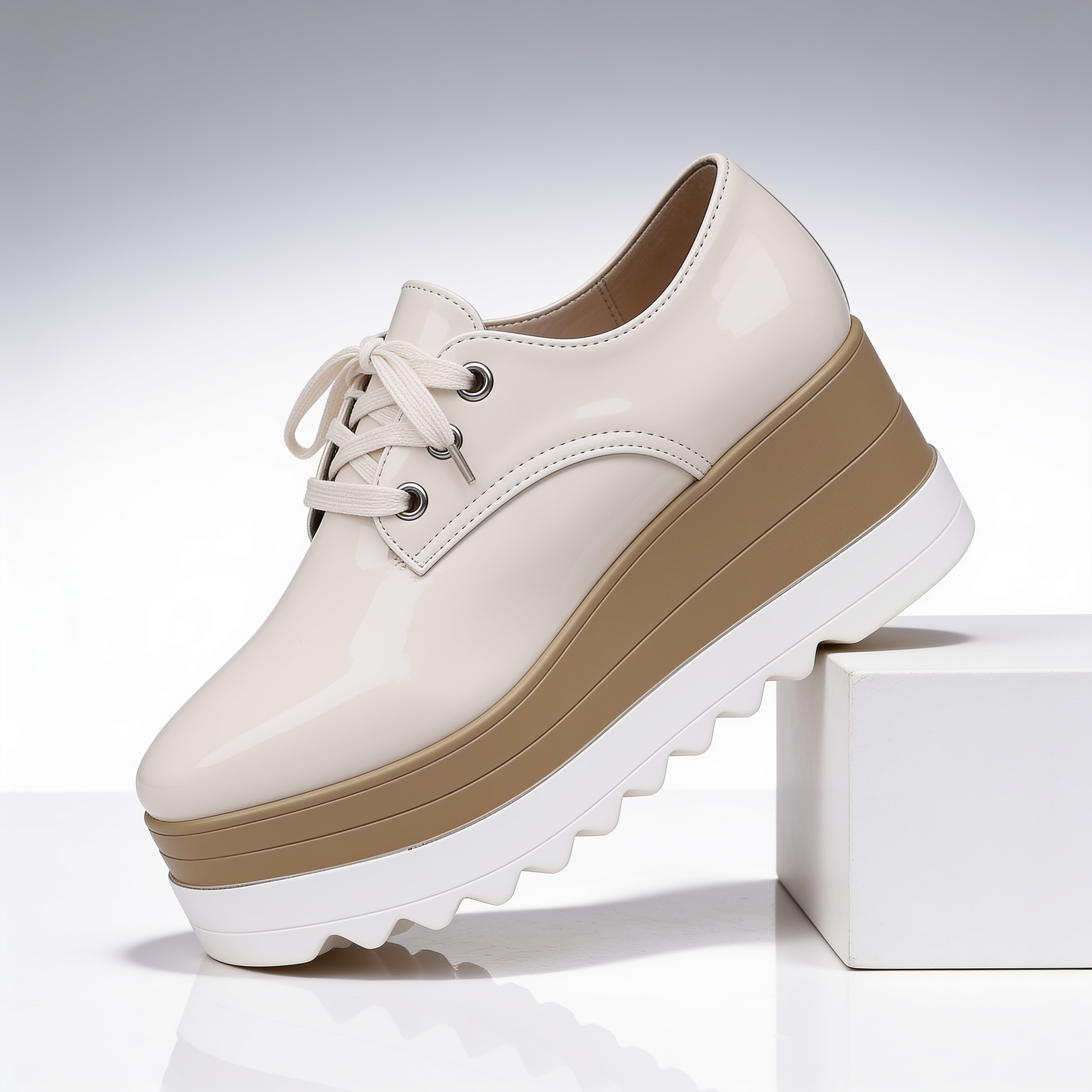 Chelsea I Lake Gloss Platforms